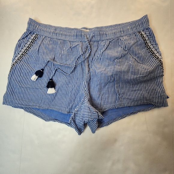 Vineyard Vines - Picture 4 of 13